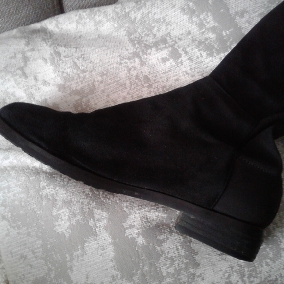 Authentic STUART WEITZMAN 5050 Suede Knee-High Boots - Picture 10 of 10